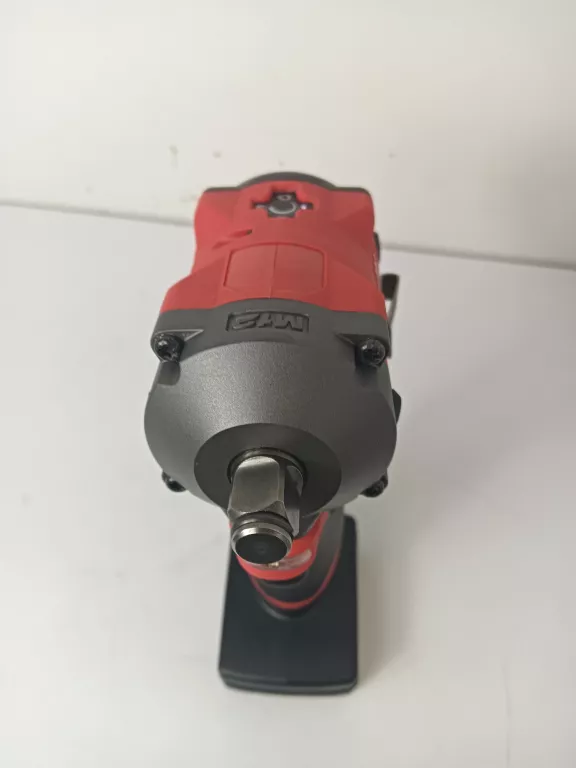 KLUCZ UDAROWY MILWAUKEE M12 FIWF12