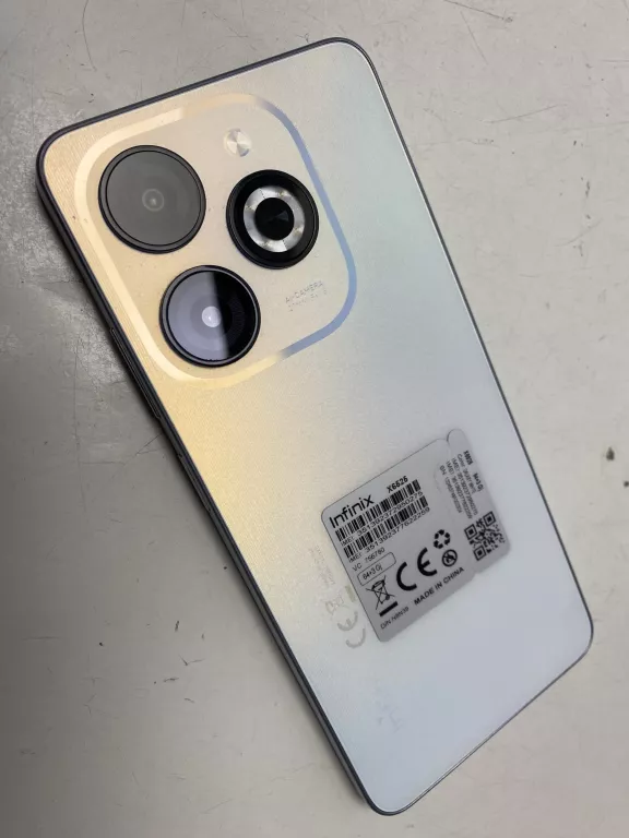 TELEFON INFINIX SMART 8 3/64GB