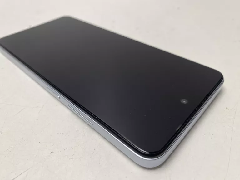 TELEFON INFINIX SMART 8 3/64GB