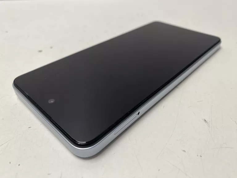 TELEFON INFINIX SMART 8 3/64GB