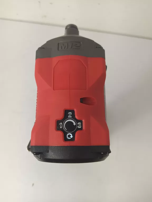 KLUCZ UDAROWY MILWAUKEE M12 FIWF12