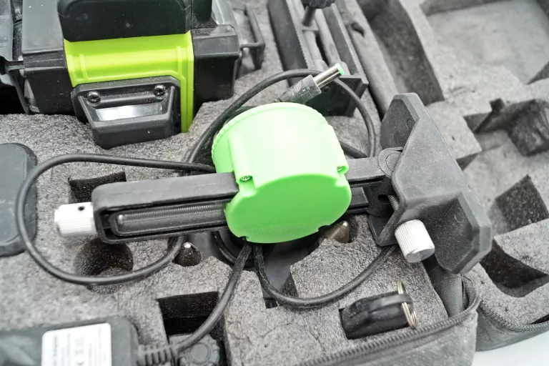 POZIOMICA LASEROWA SX-4D + STATYW