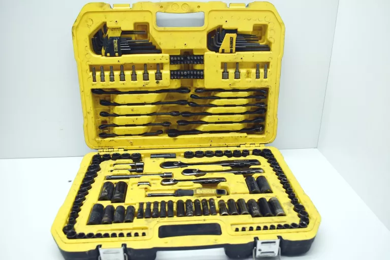 DEWALT ZESTAW KLUCZY NASADOWYCH 184EL. DWMT451841