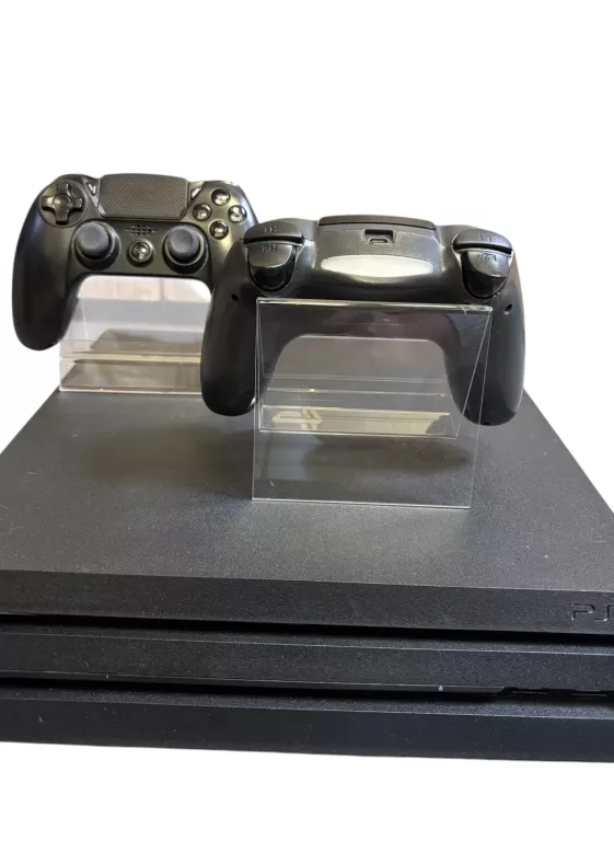 KONSOLA PS4 CUH-7116B + DWA NIEORYGINALNE PADY + KARTON