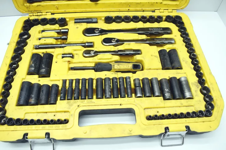DEWALT ZESTAW KLUCZY NASADOWYCH 184EL. DWMT451841