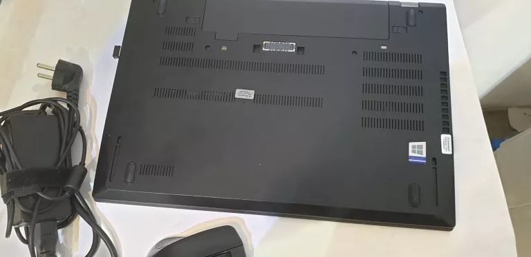 LAPTOP LENOVO T570+ŁAD