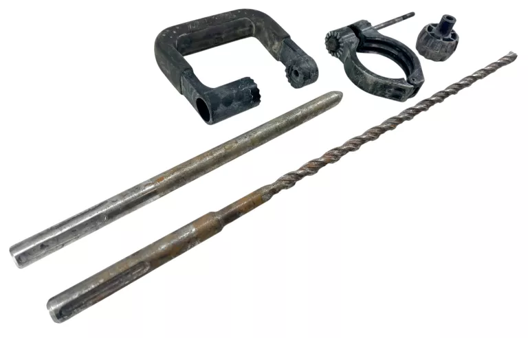 MŁOTOWIERTARKA MAKITA HR4011C + AKCESORIA