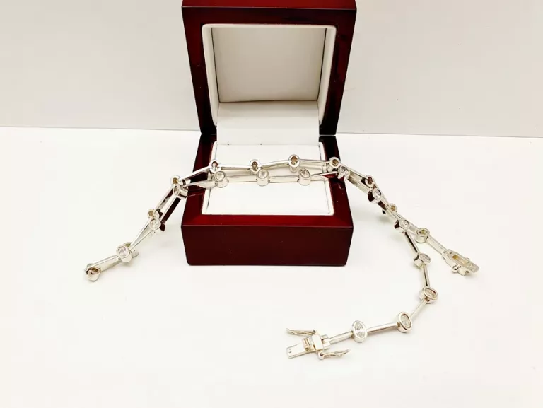 ŚLICZNA ELEGANCKA SREBRNA KOLIA NASZYJNIK Z CYRKONIAMI P925 25,91G 40CM
