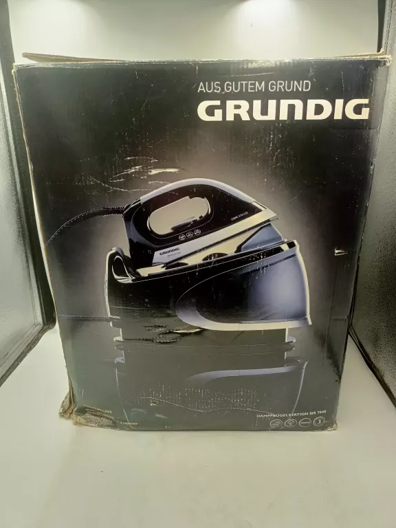 ŻELAZKO ZE STACJĄ PAROWĄ GRUNDIG SIS 7040