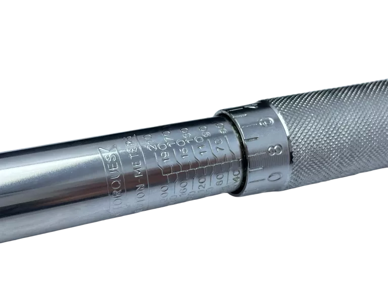 KLUCZ DYNAMOMETRYCZNY Z NASADKAMI NITEO TOOLS TW0329-19