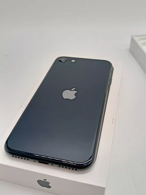 SMARTFON APPLE IPHONE SE 2022 (3 GEN) 64GB STAN IDEALNY!