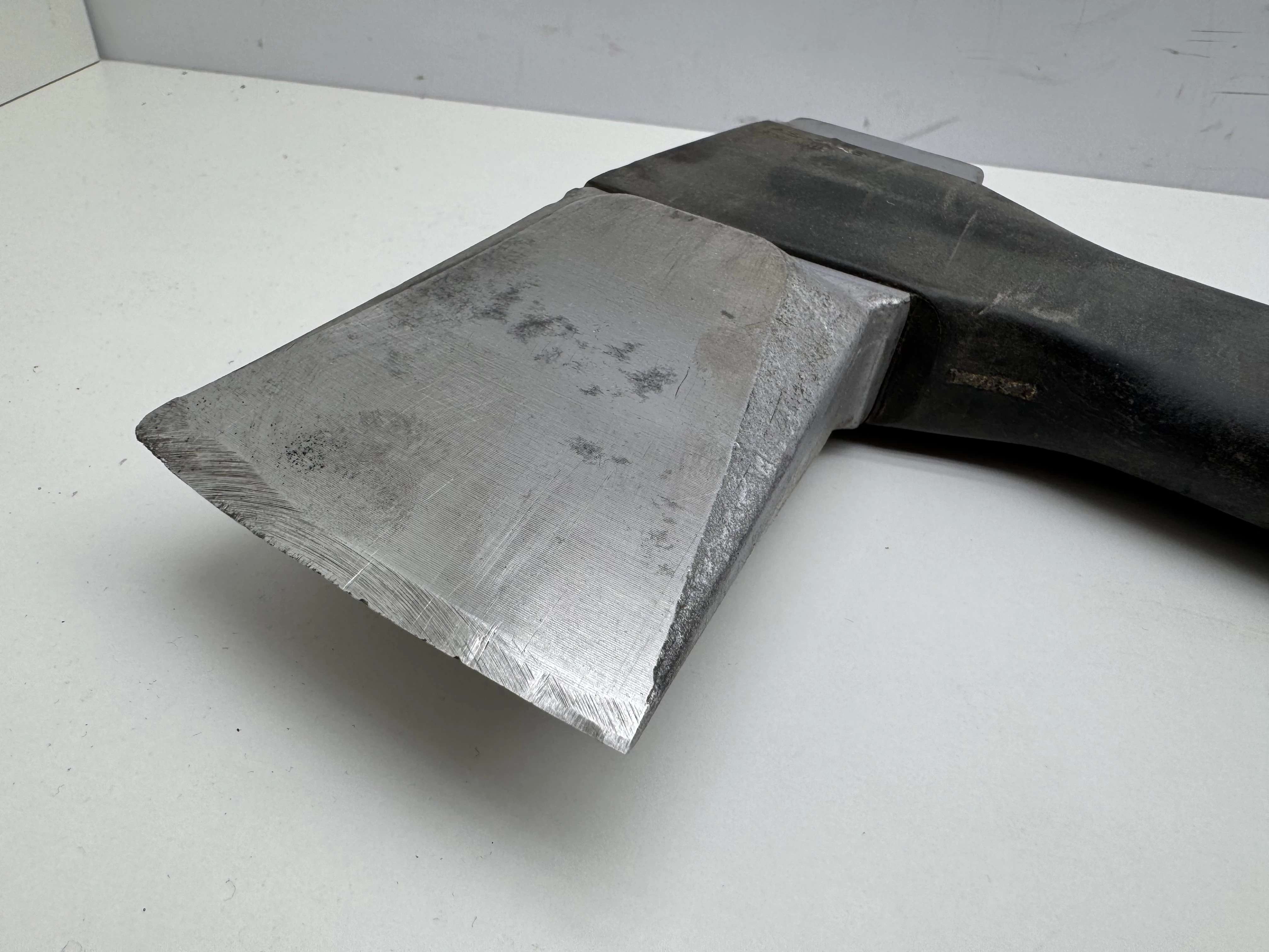 fiskars-x27-mocna-siekiera-rozlupujaca-do-drewna-fiskars-x27-xxl-1015644-stan-11323-2