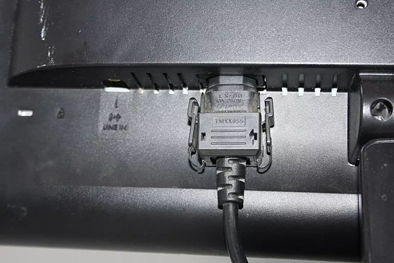 MONITOR IIYAMA PL 2200