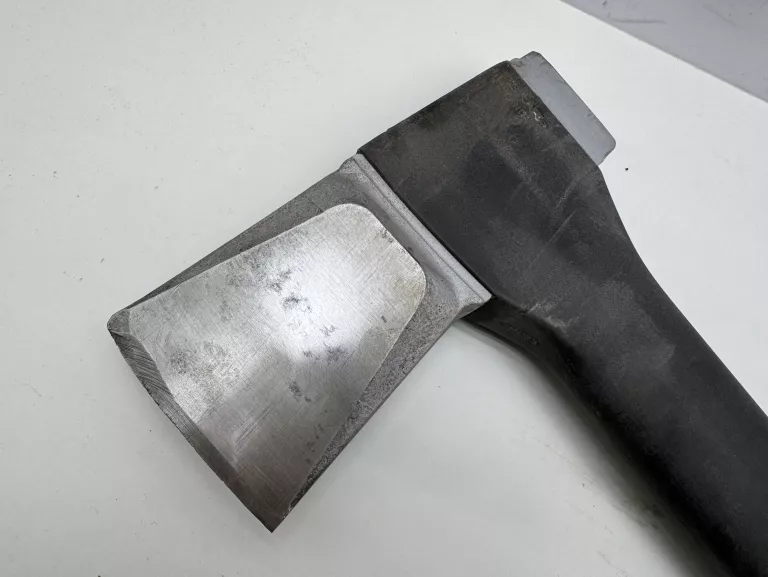 fiskars-x27-mocna-siekiera-rozlupujaca-do-drewna-fiskars-x27-xxl-1015644-marka-129265-7