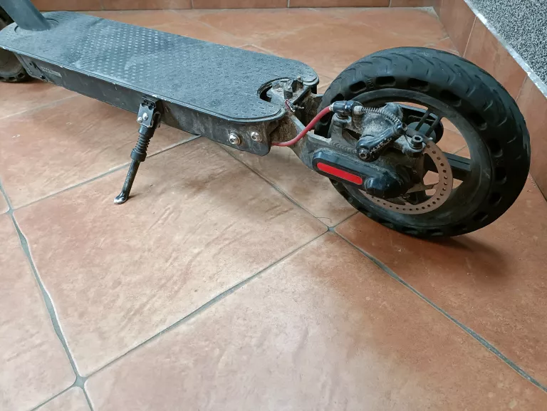 hulajnoga-elektryczna-gox-go-twoladowarka-predkosc-maksymalna-2500