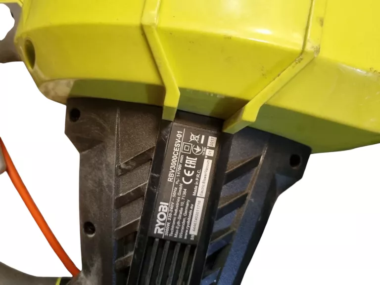 SOLIDNA DMUCHAWA DO LIŚCI RYOBI RBV3000CESV