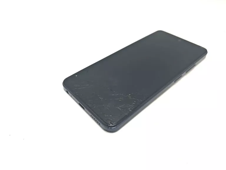 TELEFON INFINIX SMART 8 64GB ROZBITY SOLO