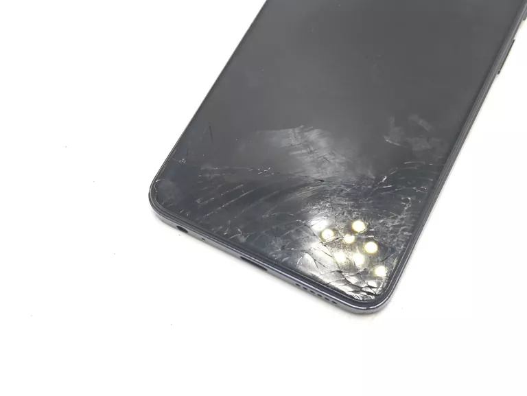 TELEFON INFINIX SMART 8 64GB ROZBITY SOLO