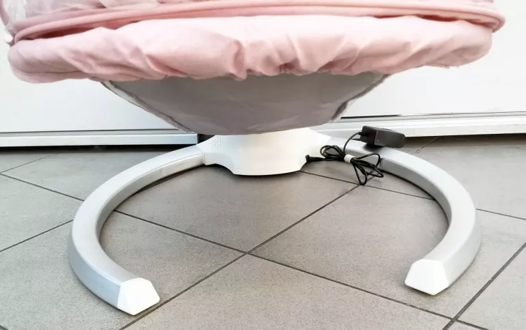 PEPITA HUŚTAWKA ELEKTRYCZNA BUJAJĄCA Z FUNKCJĄ MUZYKI I BLUETOOTH #RÓŻOWA