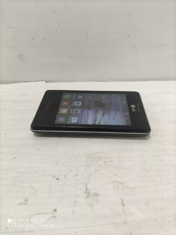 TELEFON LG-E430 +ŁADOWARKA