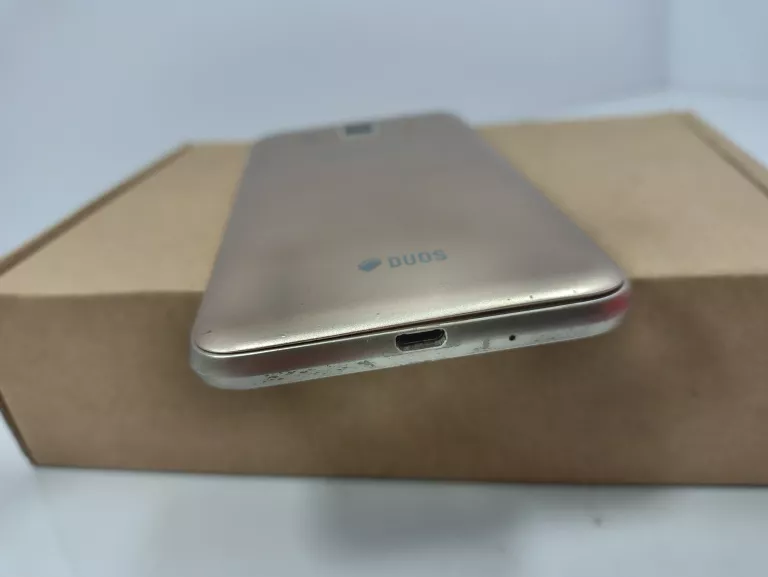TELEFON SAMSUNG GALAXY J3 920160 8GB ZŁOTY