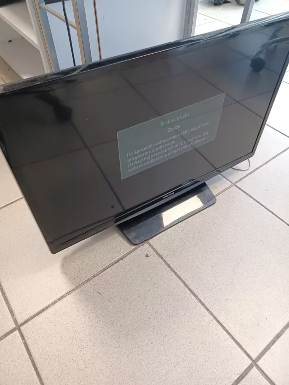 TELEWIZOR SAMSUNG 28'' UE28H4000AW + PILOT