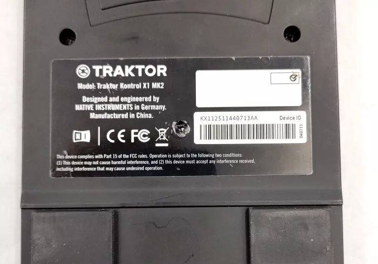 NATIVE INSTRUMENTS TRAKTOR KONTROL X1 MK2 HW KPL