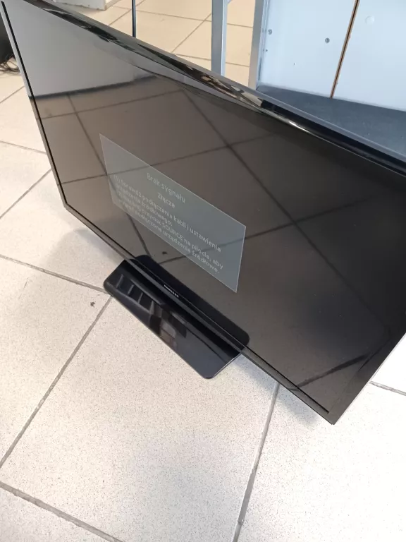 TELEWIZOR SAMSUNG 28'' UE28H4000AW + PILOT