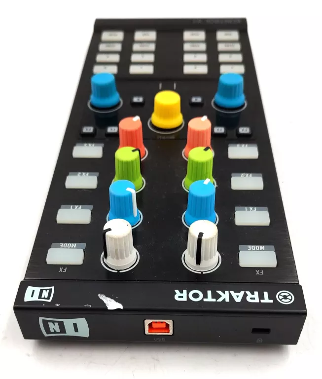 NATIVE INSTRUMENTS TRAKTOR KONTROL X1 MK2 HW KPL