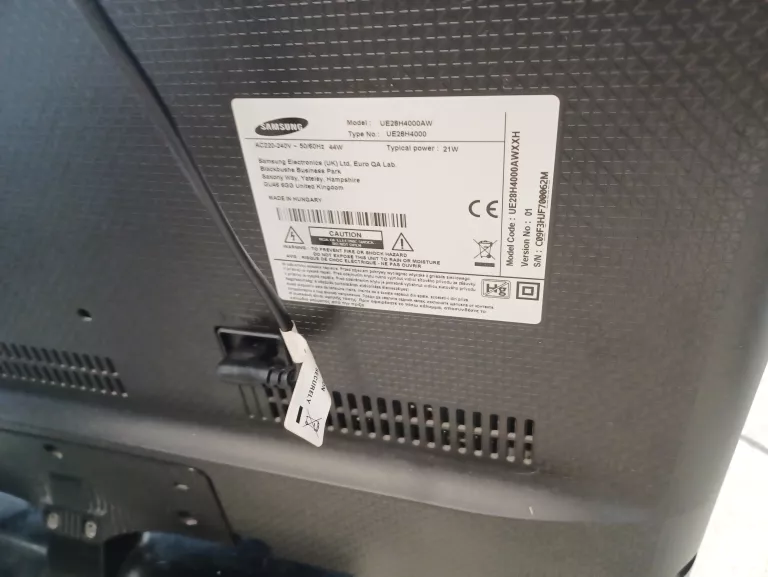 TELEWIZOR SAMSUNG 28'' UE28H4000AW + PILOT