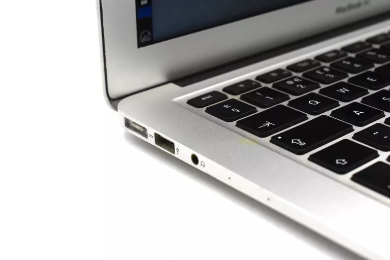 APPLE MACBOOK AIR A1466 13.3" INTEL CORE I5, 8 GB RAM, 128 GB SSD