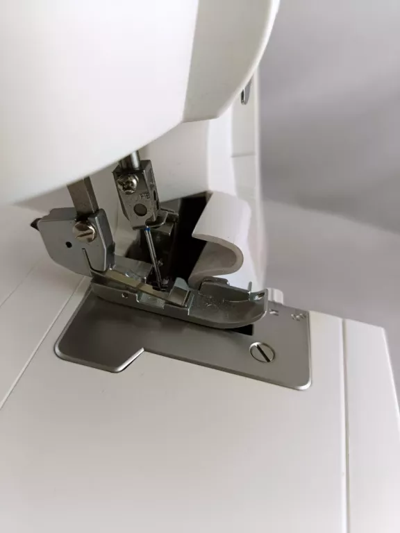 MASZYNA DO SZYCIA SINGER OVERLOCK 4-NITKOWY S14-78