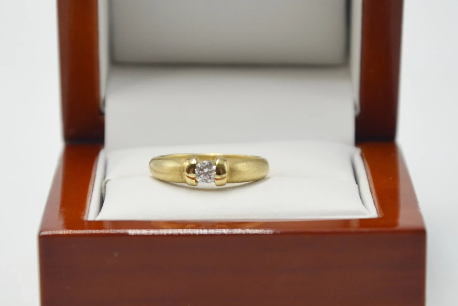 zloty-klasyczny-pierscionek-585-w255g-r13-stan-11323-2