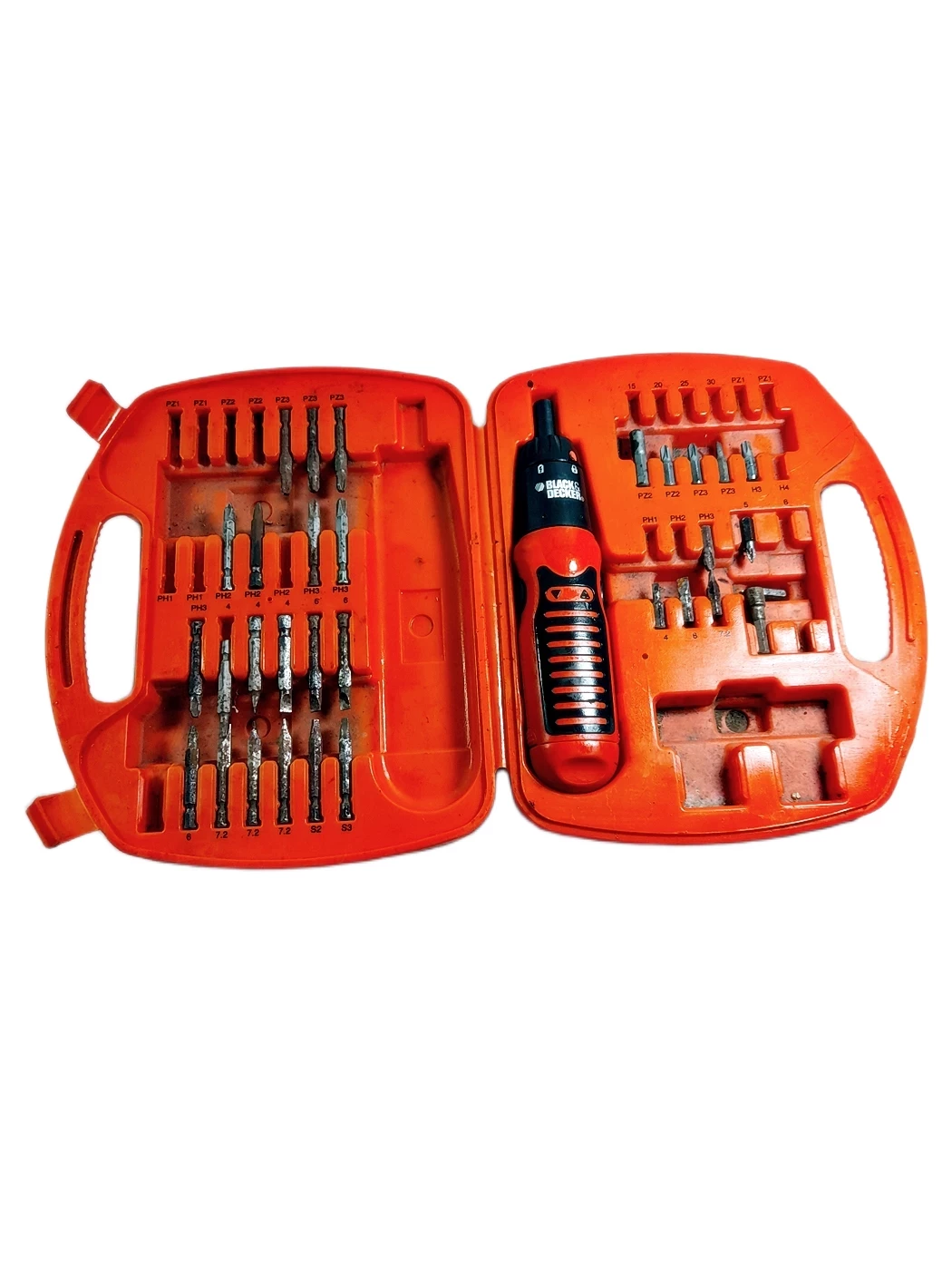 wkretak-na-baterie-black-decker-kc9006-z-walizeczka-liczba-elementow-w-zestawie-15