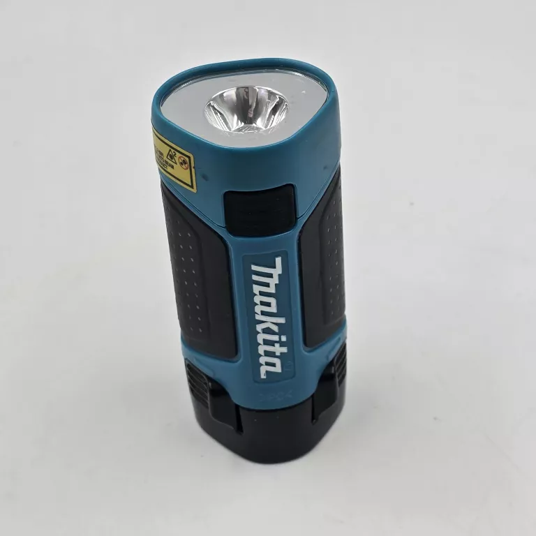 LATARKA AKUMULATOROWA MAKITA ML100 + AKUMULATOR 10,8V