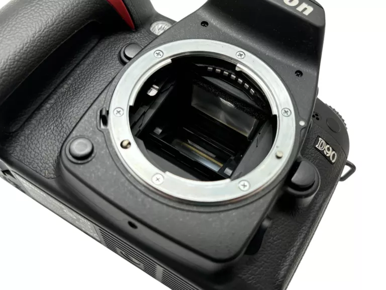 LUSTRZANKA NIKON D90 + NIKKOR 18-105MM PRZEBIEG 3012 ZDJĘĆ!