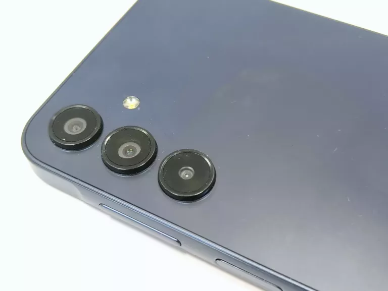 TELEFON SAMSUNG GALAXY A15 5G 4/128 GB + PUDEŁKO + KABEL