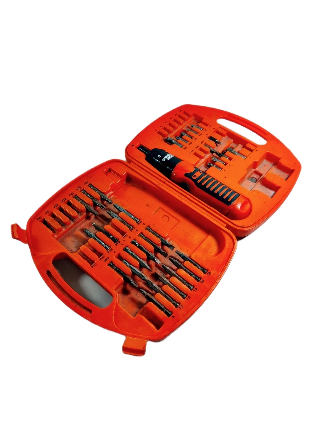 wkretak-na-baterie-black-decker-kc9006-z-walizeczka-rodzaj-128633-1024