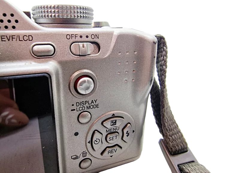 APARAT PANASONIC LUMIX DMC-FZ8