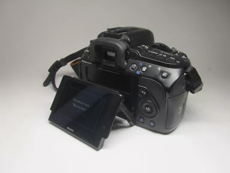 LUSTRZANKA SONY ALPHA 500 DSLR-A500