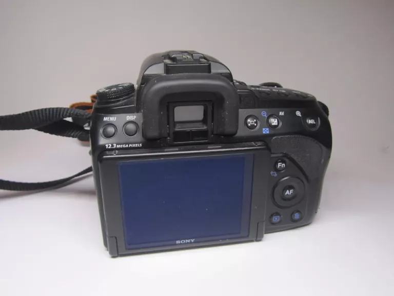 LUSTRZANKA SONY ALPHA 500 DSLR-A500