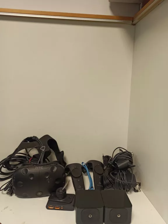 ZESTAW STEAM VR HTC VIVE