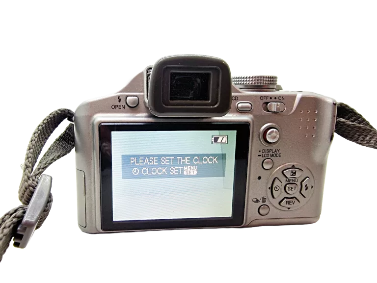 APARAT PANASONIC LUMIX DMC-FZ8