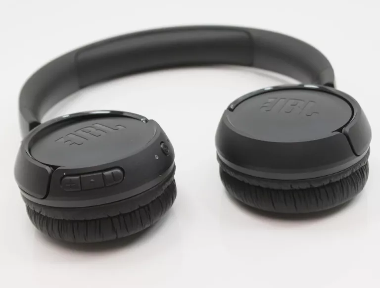 SŁUCHAWKI BEZPRZEWODOWE NAUSZNE JBL TUNE 570BT