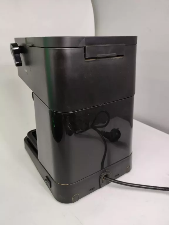 EKSPRES DE'LONGHI STILOSA EC235.BK