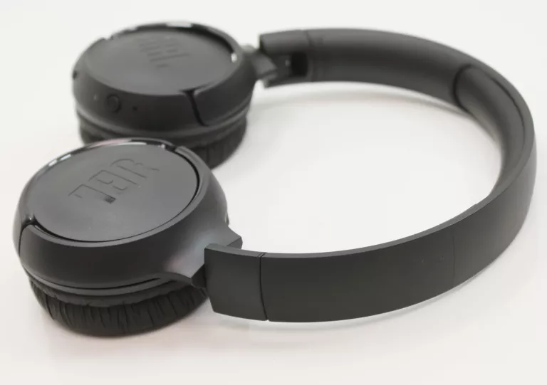SŁUCHAWKI BEZPRZEWODOWE NAUSZNE JBL TUNE 570BT