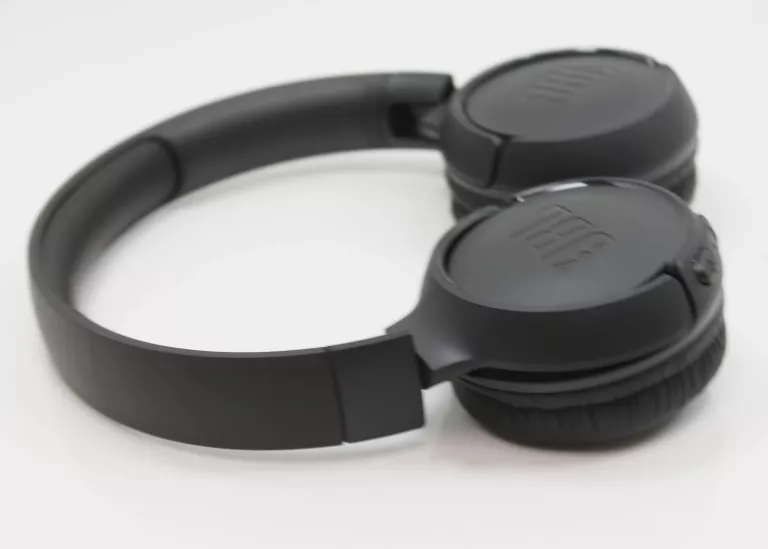 SŁUCHAWKI BEZPRZEWODOWE NAUSZNE JBL TUNE 570BT