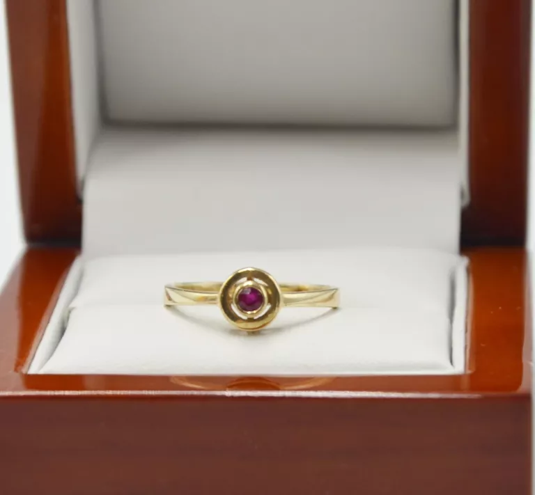 DELIKATNY ZŁOTY PIERŚCIONEK (585) R:14 W:1,89G