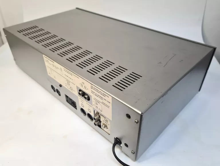 AMPLITUNER GRUNDIG R-500