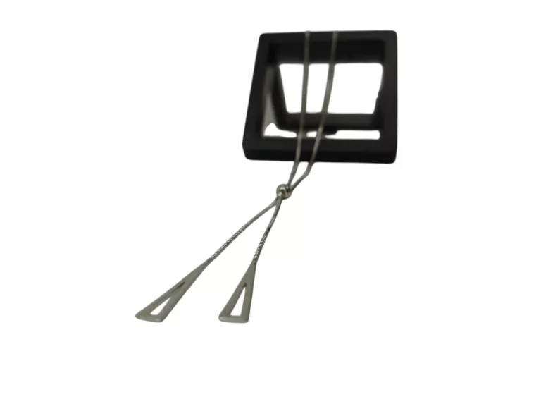 PIĘKNY SREBRNY ŁAŃCUSZEK Z ZAWIESZKAMI 3.43 G / 925